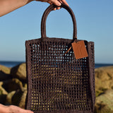 Manebi Natural Raffia Net Bag Chocolate V 7.4 CH